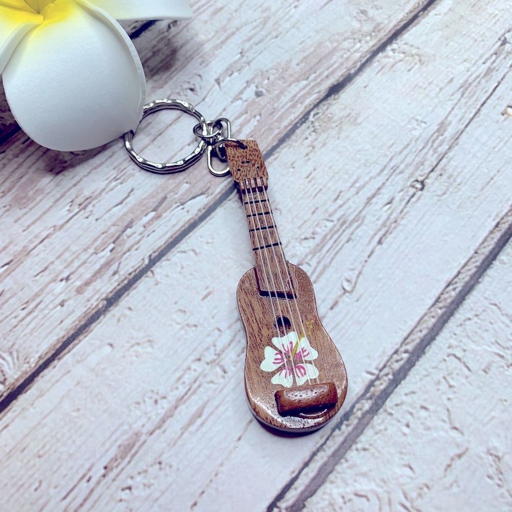 Caligirl Guitar Keychain